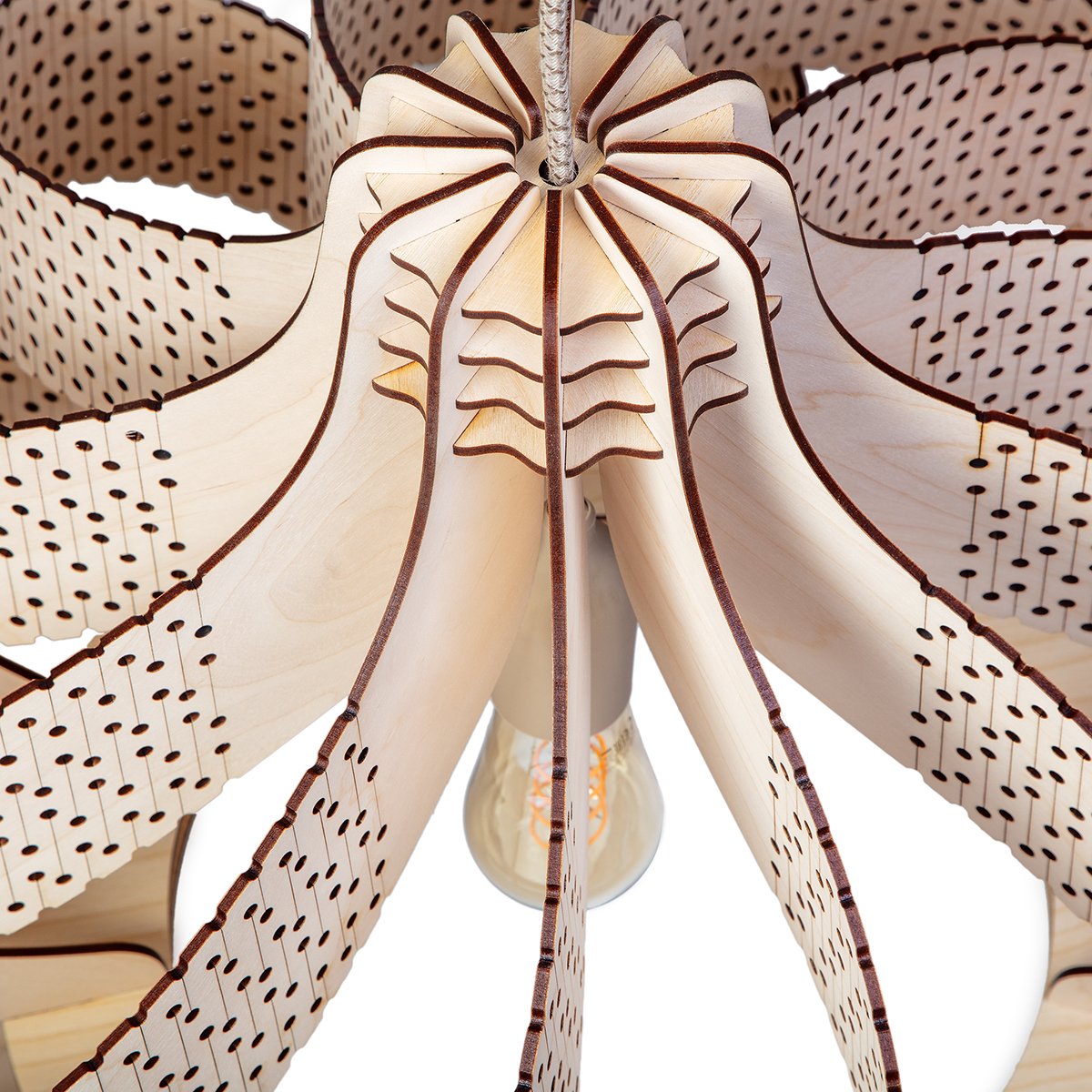 NOOR taklampa i björk detaljbild uppifrån